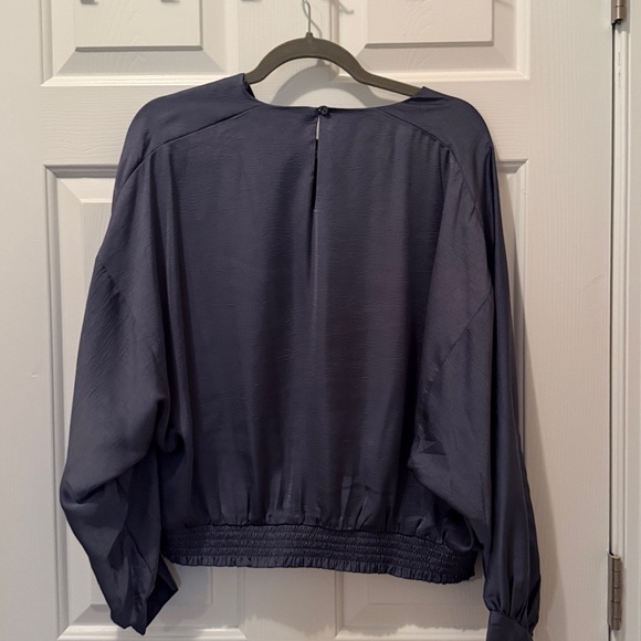 NWT Evereve Payton Satin Top - Picture 7 of 7